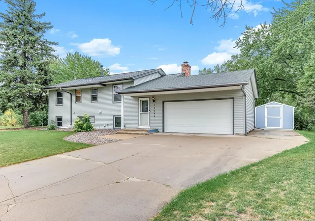 Photo 2 of Single family home for sale at 13949 Gauntlet Ct, Saint Paul, MN 55124 | MLS# 7123154 | Listing updated on 2026-09-19