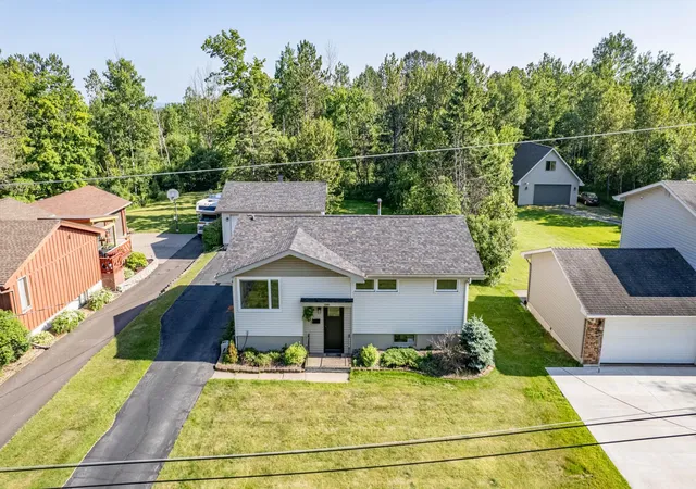 1st image of 588 W Winona St, Duluth, MN 55803 | MLS# 7123163