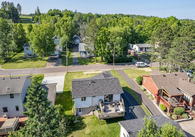 2nd image of 588 W Winona St, Duluth, MN 55803 | MLS# 7123163