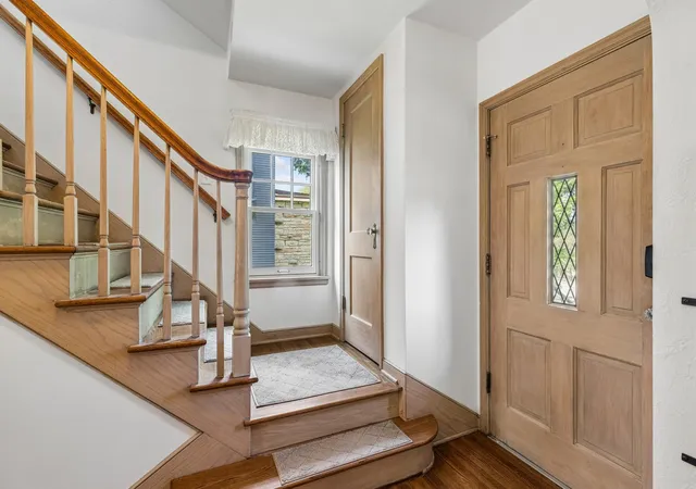 Photo 3 of Sale Pending at 1197 Como Blvd W, Saint Paul, MN 55103 | MLS# 7123168 | Listing updated on 2026-09-24