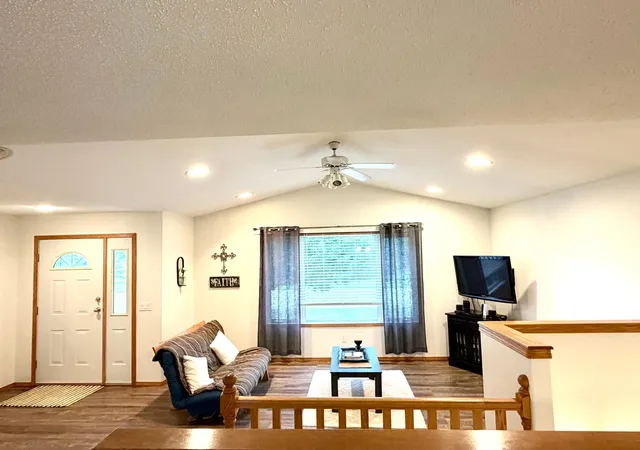 Photo 3 of Single family home for sale at 407 Oak Crst Blvd, Roseau, MN 56751 | MLS# 7123179 | Listing updated on 2026-09-01