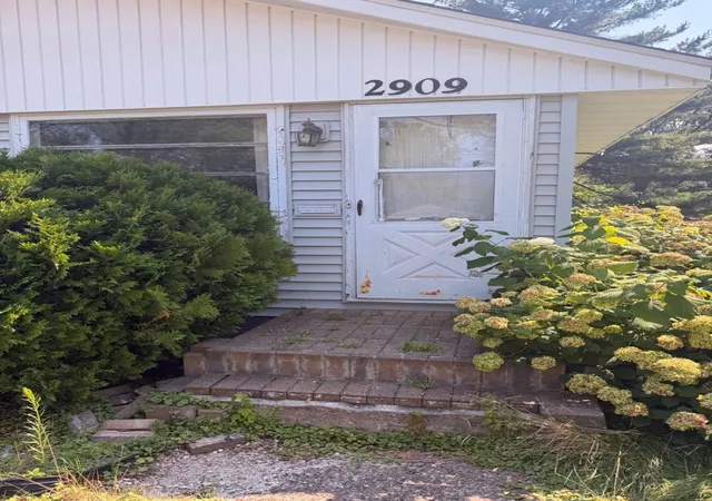 Photo 1 of Single family home for sale at 2909 Gettysburg Ave S, Minneapolis, MN 55426 | MLS# 7123180 | Listing updated on 2026-10-23