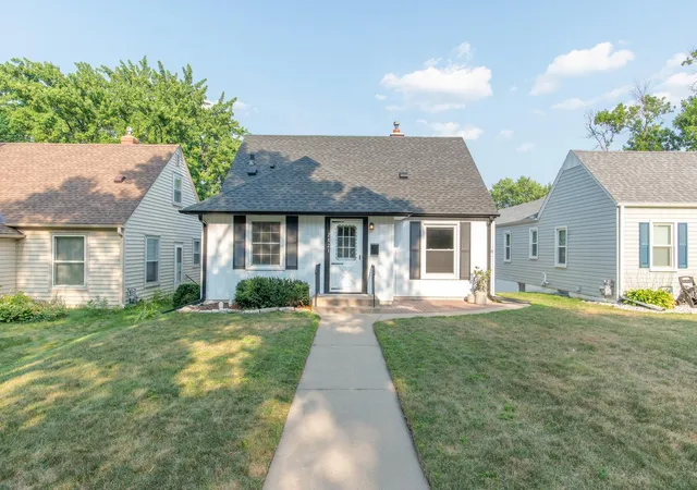 1st image of 2821 Edgewood Ave S, Minneapolis, MN 55426 | MLS# 7123196