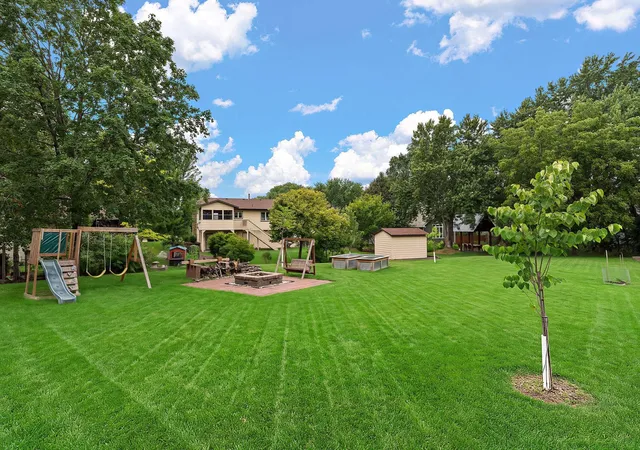 Photo 3 of Single family home for sale at 15659 Highview Ln, Saint Paul, MN 55124 | MLS# 7123206 | Listing updated on 2026-08-25