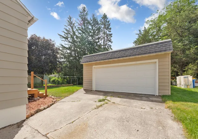 2nd image of 123 W Mckinley St, Owatonna, MN 55060 | MLS# 7123229