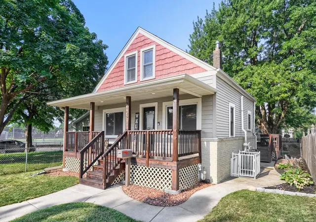 Photo 2 of Sale Pending at 454 4th Avenue S, South Saint Paul, MN 55075 | MLS# 7123231 | Listing updated on 2026-08-17