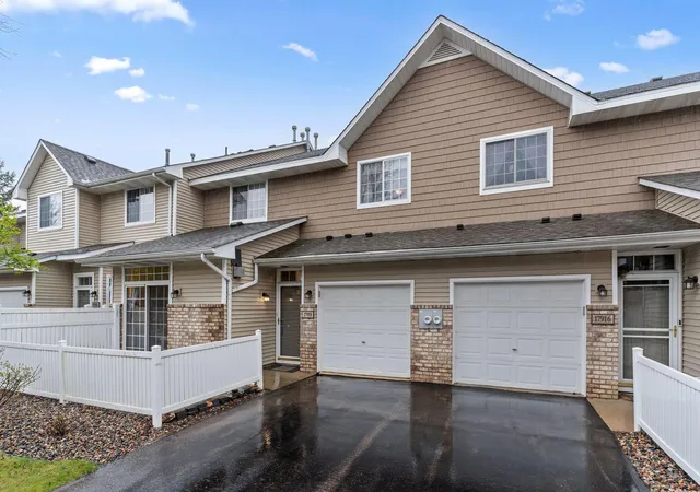 Photo 2 of Sale Pending at 17918 Cobblestone Way, Eden Prairie, MN 55347 | MLS# 7123238 | Listing updated on 2026-08-28