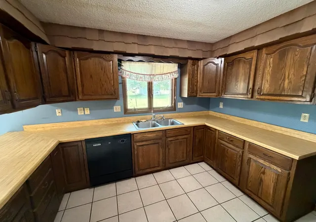 Photo 3 of Sale Pending at 201 Birch Ave, Ashby, MN 56309 | MLS# 7123239 | Listing updated on 2026-09-28