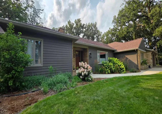 Photo 3 of Single family home for sale at 106 Ridge Rd, Albert Lea, MN 56007 | MLS# 7123244 | Listing updated on 2026-10-06
