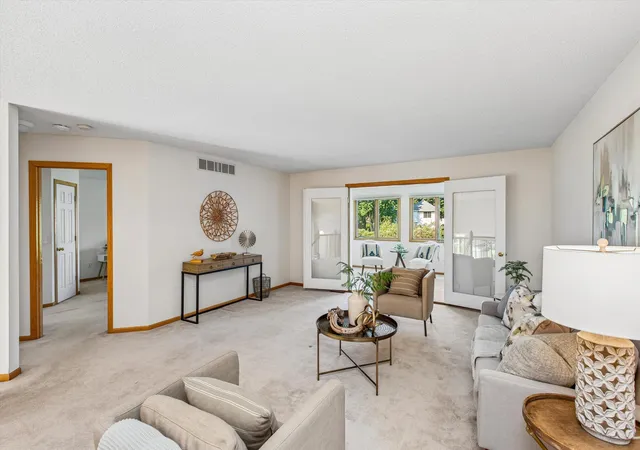 Photo 2 of Single family home for sale at 808 Winterberry Dr, Saint Paul, MN 55125 | MLS# 7123256 | Listing updated on 2026-09-16