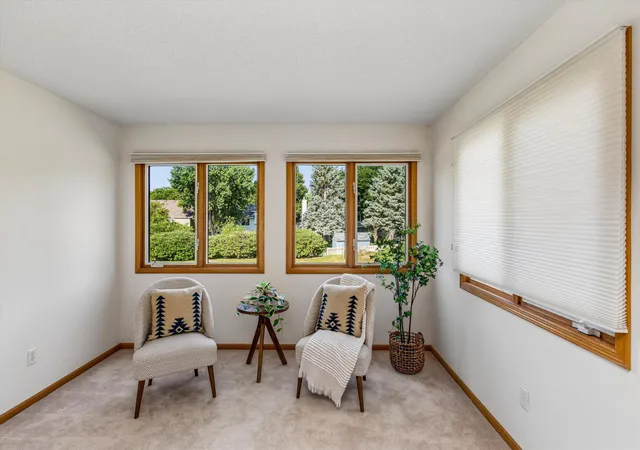 Photo 3 of Single family home for sale at 808 Winterberry Dr, Saint Paul, MN 55125 | MLS# 7123256 | Listing updated on 2026-09-16