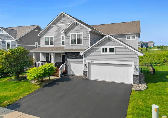 image of 4014 Holasek Path, Chaska, MN 55318 | MLS# 7123259