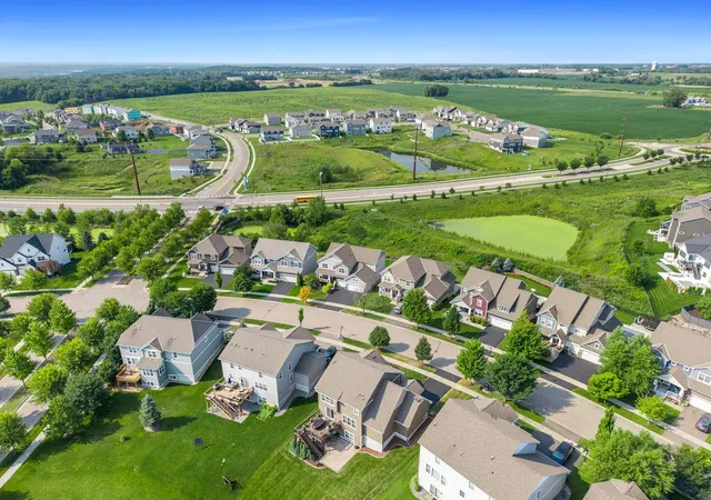 image of 4014 Holasek Path, Chaska, MN 55318 | MLS# 7123259