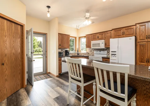 Photo 4 of Single family home for sale at 193 Goldfinch Ln, Clearwater, MN 55320 | MLS# 7123262 | Listing updated on 2026-10-06