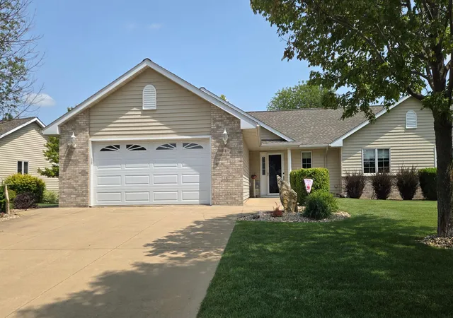 Photo 1 of Single family home for sale at 1405 26th Street Sw, Austin, MN 55912 | MLS# 7123275 | Listing updated on 2026-10-02