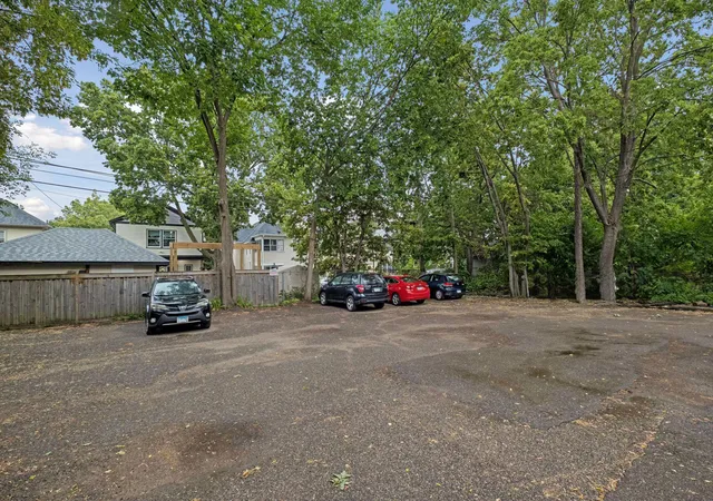 12th image of 2732 Grand Ave S #1, Minneapolis, MN 55408 | MLS# 7123277