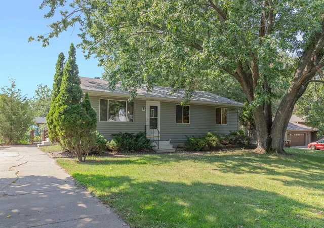 1st image of 6071 45Th St N, Saint Paul, MN 55128 | MLS# 7123290