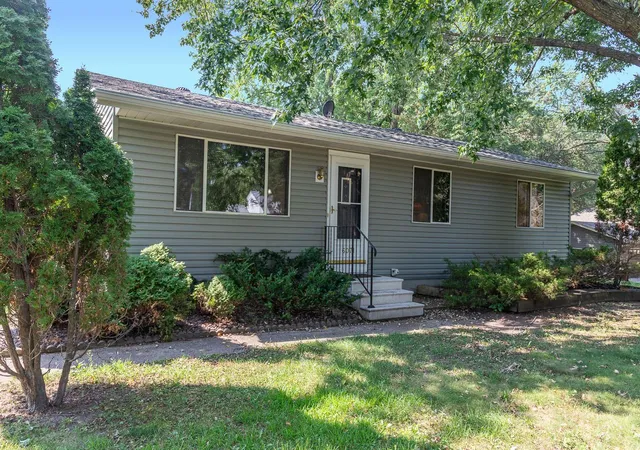 2nd image of 6071 45Th St N, Saint Paul, MN 55128 | MLS# 7123290