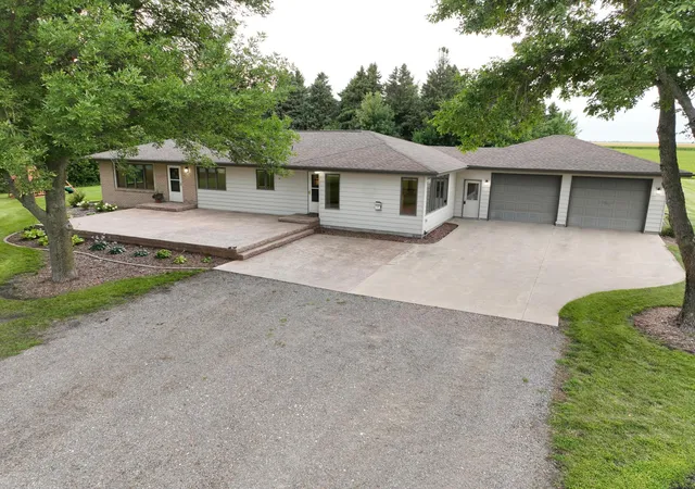 Photo 2 of Single family home for sale at 4910 210th Avenue Se, Lake Lillian, MN 56253 | MLS# 7123315 | Listing updated on 2026-10-07