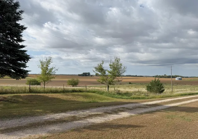 Photo 3 of Single family home for sale at 91224 510th Avenue, Windom, MN 56101 | MLS# 7123324 | Listing updated on 2026-08-08