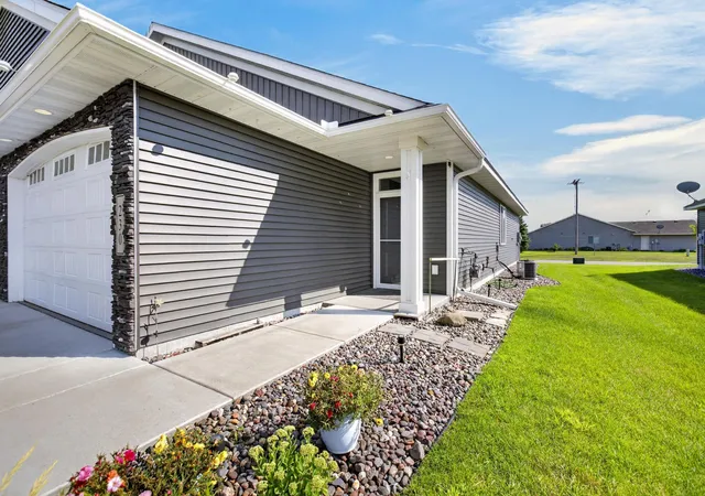2nd image of 230 11th Ave S, Princeton, MN 55371 | MLS# 7123325