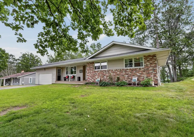 3rd image of 512 Hale Lake Ln, Grand Rapids, MN 55744 | MLS# 7123338