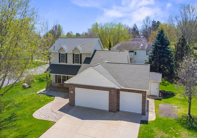 Photo 4 of Single family home for sale at 955 Park Dr, Belle Plaine, MN 56011 | MLS# 7123352 | Listing updated on 2026-08-09