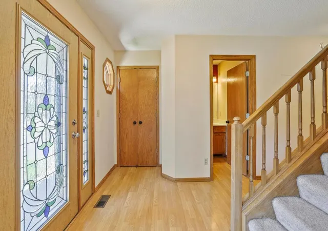 Photo 3 of Sale Pending at 2477 Windsor Ln, Saint Paul, MN 55125 | MLS# 7123361 | Listing updated on 2026-09-12