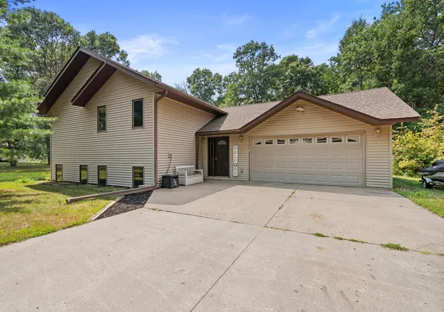 1st image of 12103 Fuschia Dr, Baxter, MN 56425 | MLS# 7123370