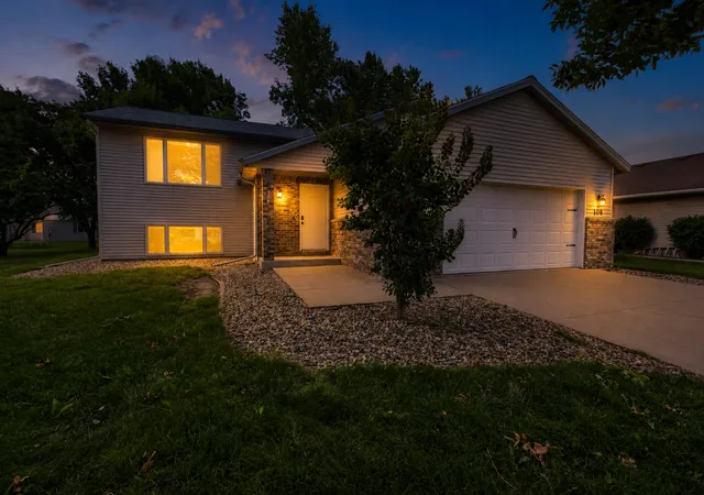 2nd image of 108 Celestine Cir, Mankato, MN 56001 | MLS# 7123371