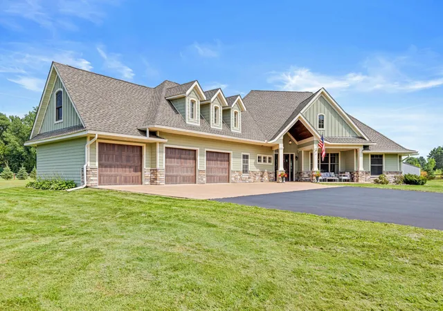 2nd image of 14549 Furman St Ne, Forest Lake, MN 55025 | MLS# 7123382