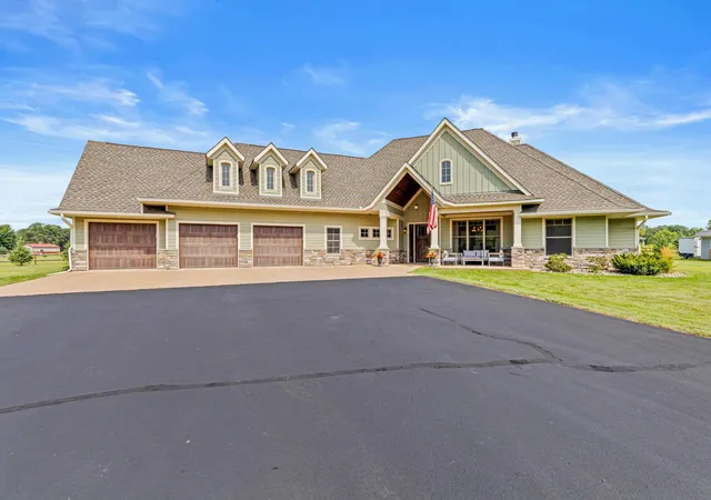 Photo 3 of Single family home for sale at 14549 Furman St Ne, Forest Lake, MN 55025 | MLS# 7123382 | Listing updated on 2026-09-15