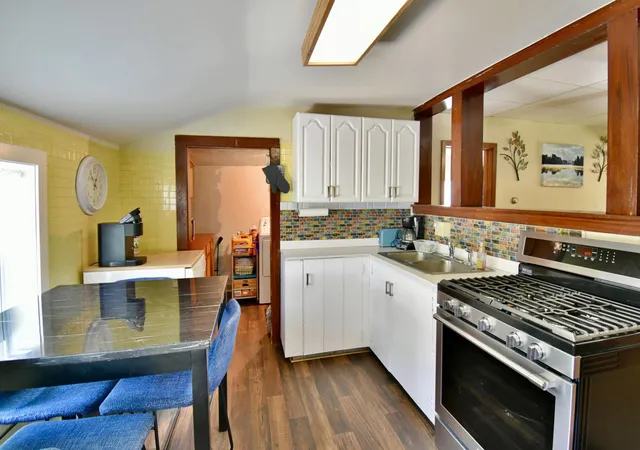 Photo 3 of Single family home for sale at 466 Bluff St Ne, Hutchinson, MN 55350 | MLS# 7123383 | Listing updated on 2026-09-07