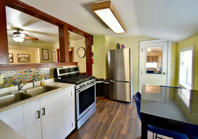 Photo 3 of Single family home for sale at 466 Bluff St NE, Hutchinson, MN 55350 | MLS# 7123383 | Listing updated on 2026-09-07