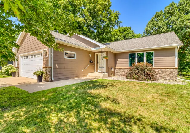 2nd image of 1047 Highwood Cir, Detroit Lakes, MN 56501 | MLS# 7123399