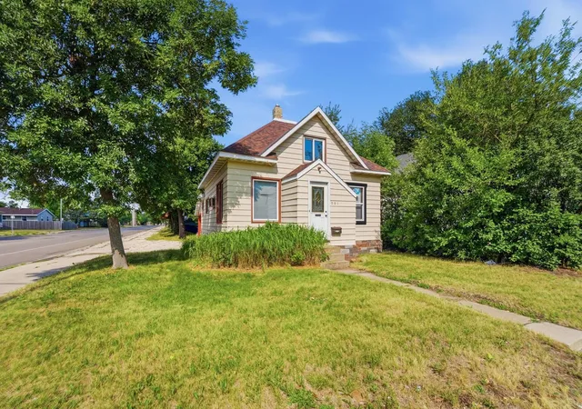 Photo 2 of Single family home for sale at 301 19th Avenue N, Saint Cloud, MN 56303 | MLS# 7123400 | Listing updated on 2026-09-02