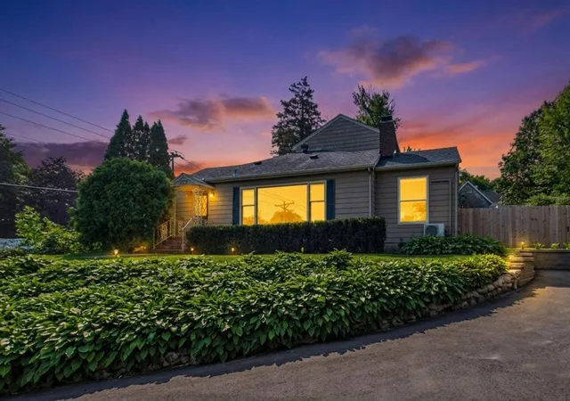 Photo 2 of Single family home for sale at 542 3rd Avenue, Excelsior, MN 55331 | MLS# 7123402 | Listing updated on 2026-09-12