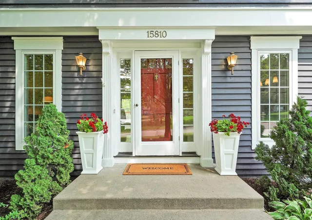 Photo 2 of Sale Pending at 15810 Nursery Dr, Minnetonka, MN 55345 | MLS# 7123413 | Listing updated on 2026-08-20