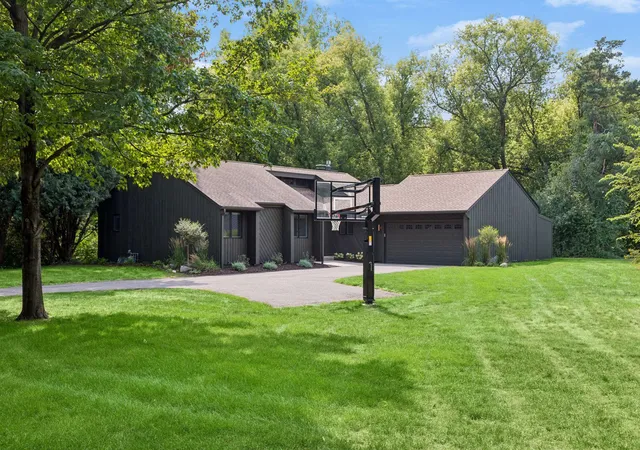 1st image of 5080 Jamaca Ave N, Lake Elmo, MN 55042 | MLS# 7123428