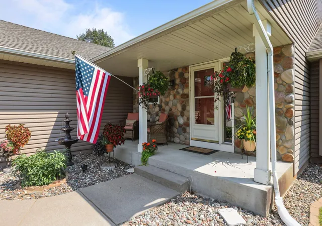 Photo 4 of Sale Pending at 2828 90th Lane NE, Minneapolis, MN 55449 | MLS# 7123447 | Listing updated on 2026-08-27