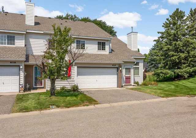 Photo 3 of Sale Pending at 12878 Echo Ln, Saint Paul, MN 55124 | MLS# 7123469 | Listing updated on 2026-10-05