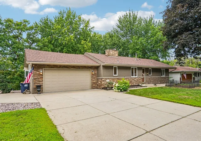 2nd image of 17425 Java Ct N, Lakeville, MN 55044 | MLS# 7123472