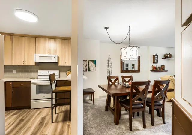 Photo 3 of Condo for sale at 6500 Woodlake Dr #601, Minneapolis, MN 55423 | MLS# 7123473 | Listing updated on 2026-08-20