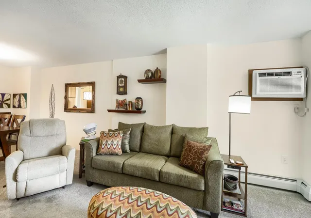 Photo 4 of Condo for sale at 6500 Woodlake Dr #601, Minneapolis, MN 55423 | MLS# 7123473 | Listing updated on 2026-08-20