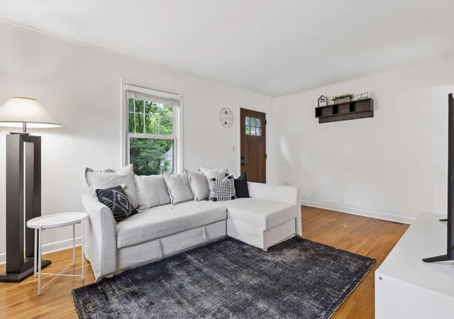 Photo 3 of Sale Pending at 3037 Florida Ave S, Minneapolis, MN 55426 | MLS# 7123478 | Listing updated on 2026-08-31