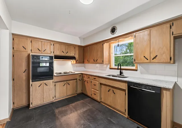 2nd image of 3119 Mildred Dr, Saint Paul, MN 55113 | MLS# 7123482