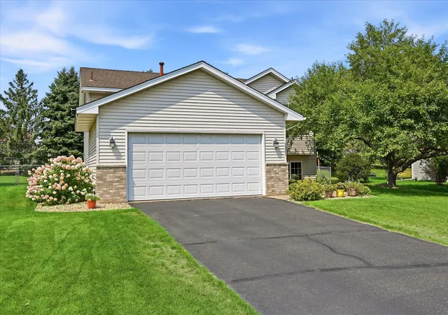 Photo 4 of Single family home for sale at 6221 152nd Avenue NW, Anoka, MN 55303 | MLS# 7123506 | Listing updated on 2026-08-22