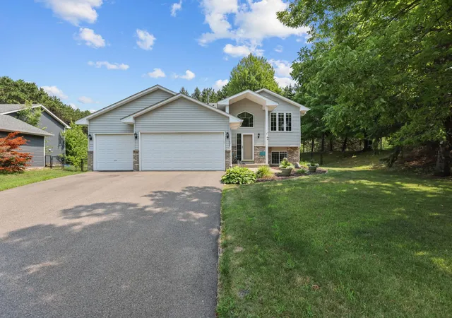 2nd image of 7600 Palomino Ln, Circle Pines, MN 55014 | MLS# 7123508
