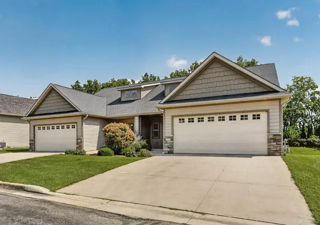 1st image of 452 22nd Ave Sw, Rochester, MN 55902 | MLS# 7123544