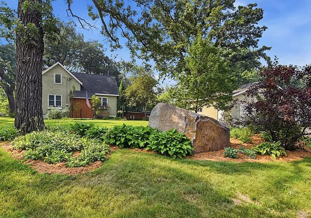 Photo 2 of Single family home for sale at 220 4th St S, Sauk Rapids, MN 56379 | MLS# 7123569 | Listing updated on 2026-08-28